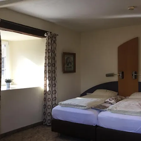 Logis Des Chevaliers & Rock Wellness Sur Sure