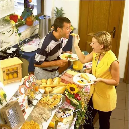 Logis Des Chevaliers & Rock Wellness Sur Sure 3*