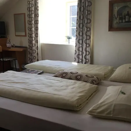 Logis Des Chevaliers & Rock Wellness Sur Sure Guest house 3*