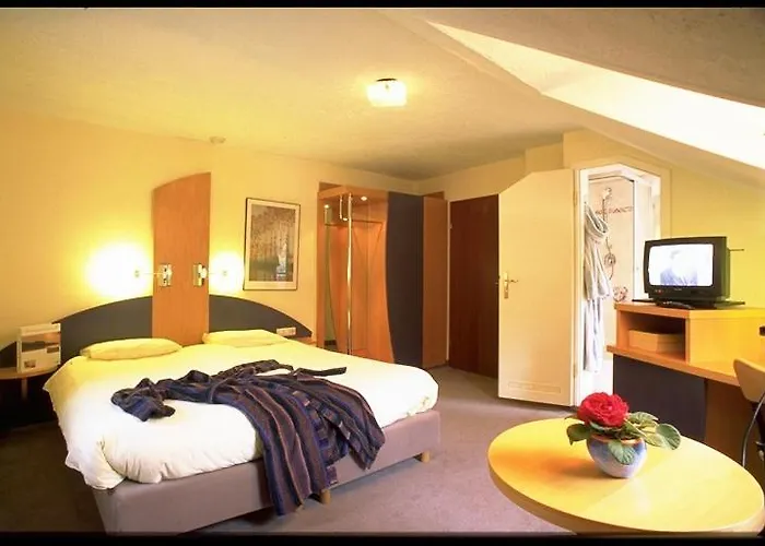 Logis Des Chevaliers & Rock Wellness Sur Sure Guest house