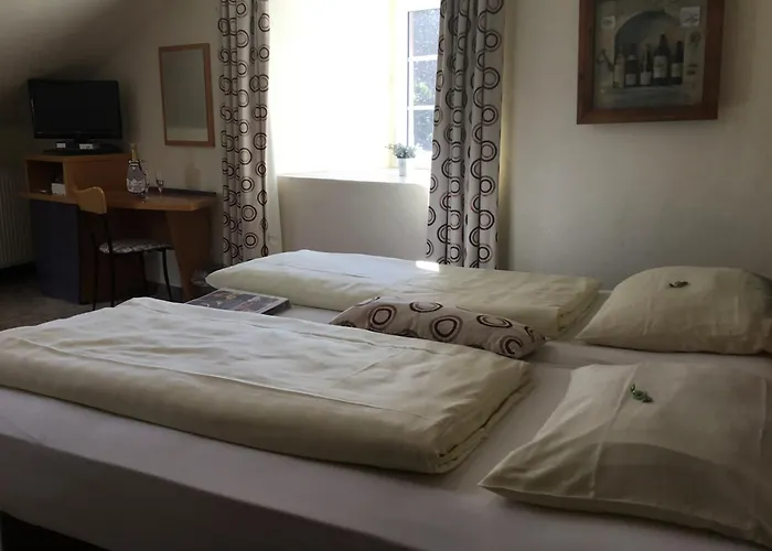 Logis Des Chevaliers & Rock Wellness Sur Sure Guest house 3*