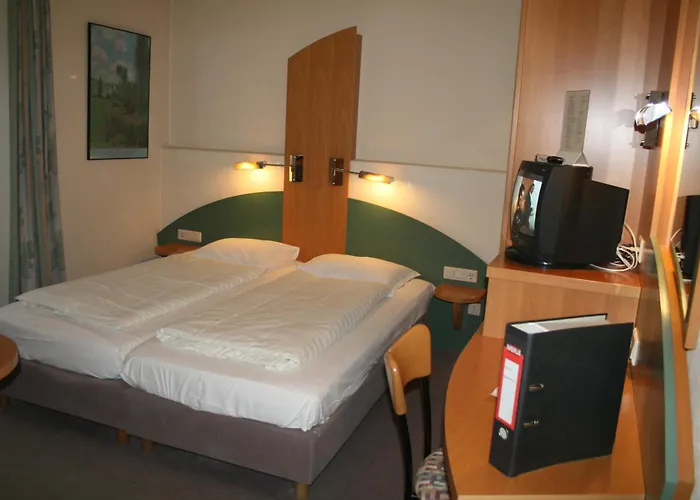 Logis Des Chevaliers & Rock Wellness Sur Sure 3*