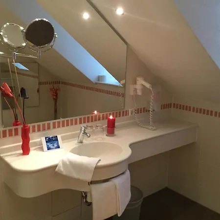 Pensión Logis Des Chevaliers & Rock Wellness Sur Sure