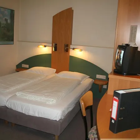 Logis Des Chevaliers & Rock Wellness Sur Sure 3*