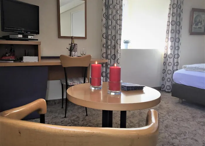 Logis Des Chevaliers & Rock Wellness Sur Sure 3*